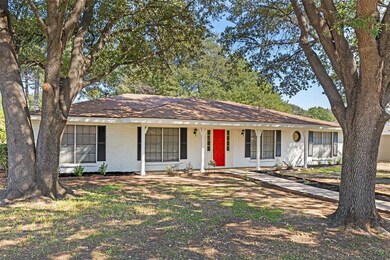 436 Brookview Dr, Hurst, TX 76054 - photo 2