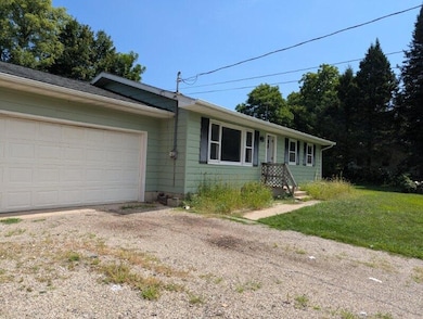 2101 Maple Ln, Hastings, MI 49058 - photo 2