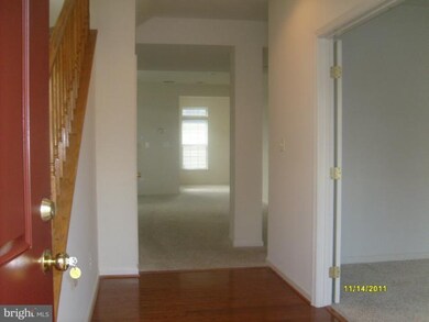 16420 Steerage Cir, Woodbridge, VA 22191 - photo 4