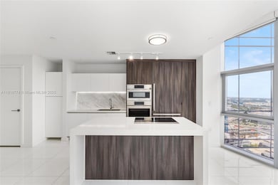 Paramount at Miami Worldcenter unit 3202, Miami, FL 33132 - photo 3