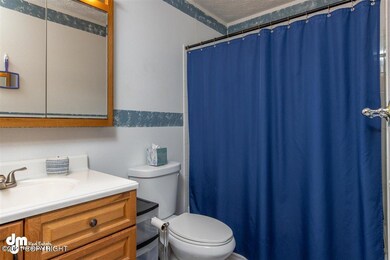 13-Master Bathroom-ELKO4868