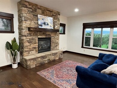Living room w/ gas fireplace
