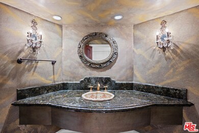 Powder room