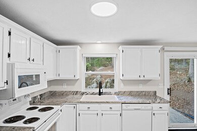 125 Franklin St unit A, Stoneham, MA 02180 - photo 5