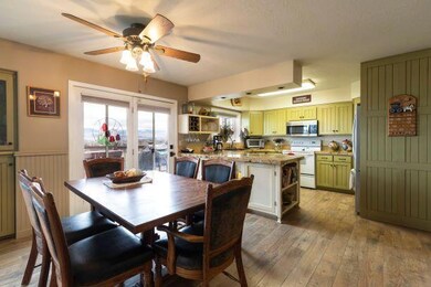 008-110WestHillsWay