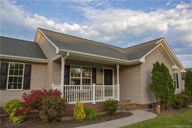 1795 Riverstone Dr, Lincolnton, NC 28092 - photo 3