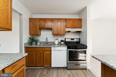 5027 Green Mountain Cir unit 5, Columbia, MD 21044 - photo 2