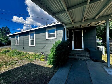 3630 Onyx Ave, Klamath Falls, OR 97603 - photo 4