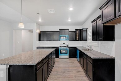 13708 Lago Vista Ave, Horizon City, TX 79928 - photo 7