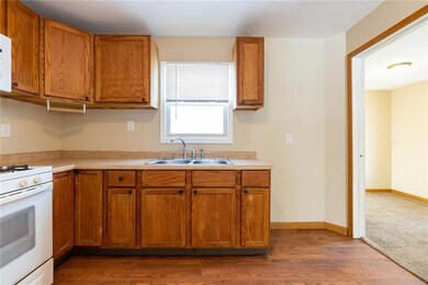 4135 Columbia St, Des Moines, IA 50313 - photo 5