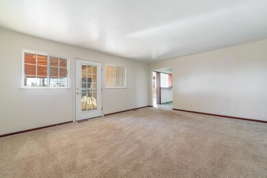 209 W Sunset Pl-16