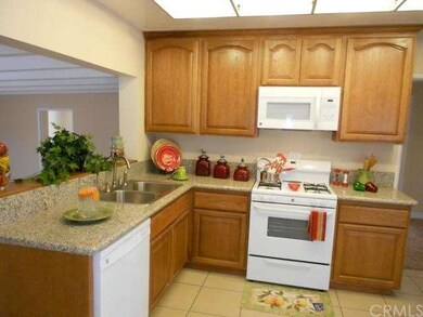 Brand new kitchen with granite counters, new cabin