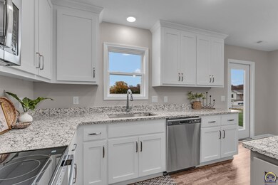 304 Clay Ave, Carbondale, KS 66414 - photo 7