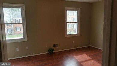 2947 Wetherburn Ct, Woodbridge, VA 22191 - photo 2