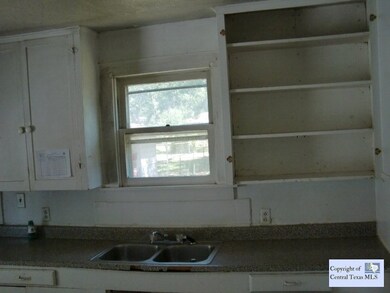 726 Bismark St, Seguin, TX 78155 - photo 5