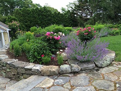 Yard/Garden. Seven minute drive to Ocean House or