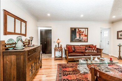 1242 57th Place, Des Moines, IA 50311 - photo 4