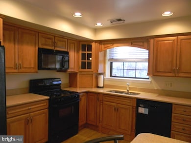 26 Alanbrooke Ct unit 26B, Towson, MD 21204 - photo 3