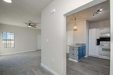 9105 Kelburn Dr unit B, Houston, TX 77016 - photo 3