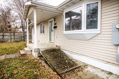 324 Bates St, Waterloo, IA 50703 - photo 4