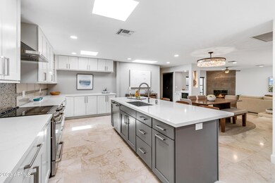 7721 N Via De Fonda