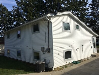 1536 Amarillo Dr, Carpentersville, IL 60110 - photo 2