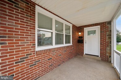 327 Seneca St, Essington, PA 19029 - photo 2