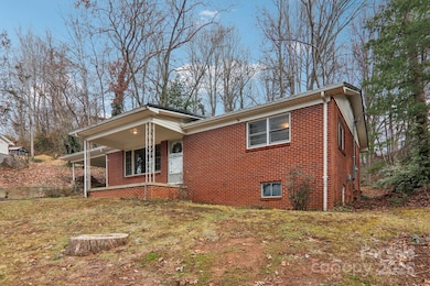 24 Hy Vu Dr, Waynesville, NC 28786 - photo 2