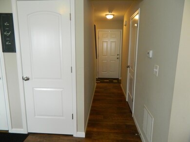 323 Victor Dr, Circleville, OH 43113 - photo 6