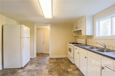 225 N Bost St, Statesville, NC 28677 - photo 5