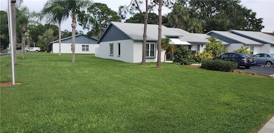End Unit w/Amazing Side Yard