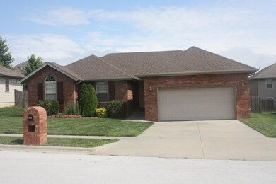 885 W Crestwood St, Nixa, MO 65714 - photo 2