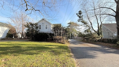 982 Roanoke Ave, Riverhead, NY 11901 - photo 3