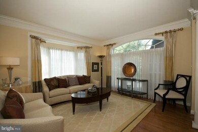 860 Queens Park Dr, Owings Mills, MD 21117 - photo 3