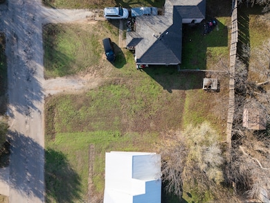 805 Gove St, Perry, OK 73077 - photo 2