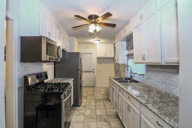 5111 Wipprecht St, Houston, TX 77026 - photo 3