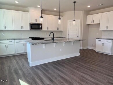 31 Kitchen3
