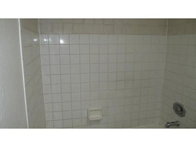 10508 Shannon Place unit B, El Paso, TX 79925 - photo 5