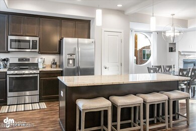 Kitchen w/Island