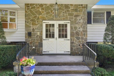 13 Hickory Ln, Schenectady, NY 12302 - photo 5