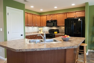 11714 Taylor Rae Dr, Louisville, KY 40229 - photo 7