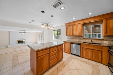 1047 Ledell Dr., Redding-05