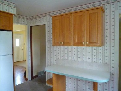 Kitchen. BETER VIEW OF COUNTER EMTERANCE TO HALL A