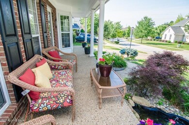 Lakelet-front porch area