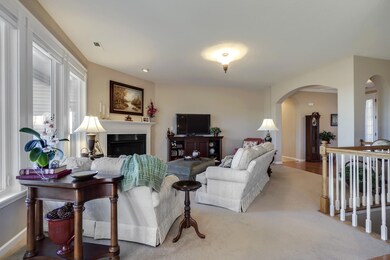 05_214 Coyatee View_Living03