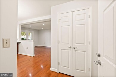 4089 S Four Mile Run Dr unit 201, Arlington, VA 22204 - photo 5