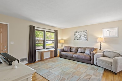 9457 Saratoga Ln N, Maple Grove, MN 55369 - photo 3