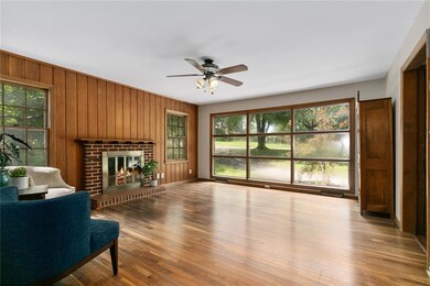 6311 Sherwood Ln, Shawnee, KS 66203 - photo 5