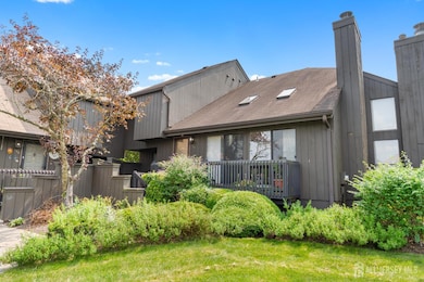 154 Westgate Dr, Edison, NJ 08820 - photo 2