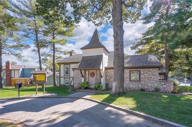 9902 Edelweiss Cir, Shawnee, KS 66203 - photo 5